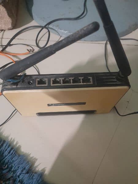 Wifi Wirless Router on no charger 6