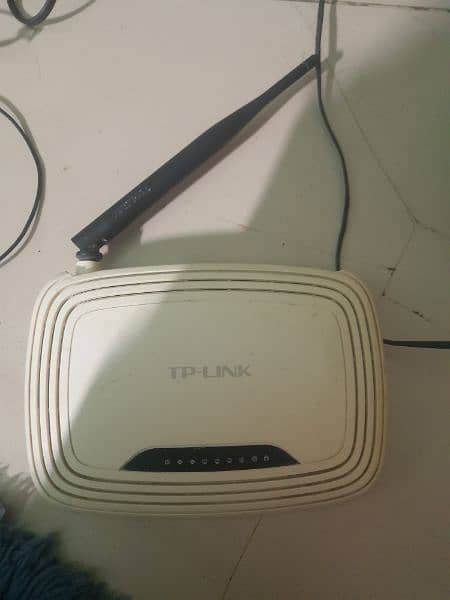 Wifi Wirless Router on no charger 7