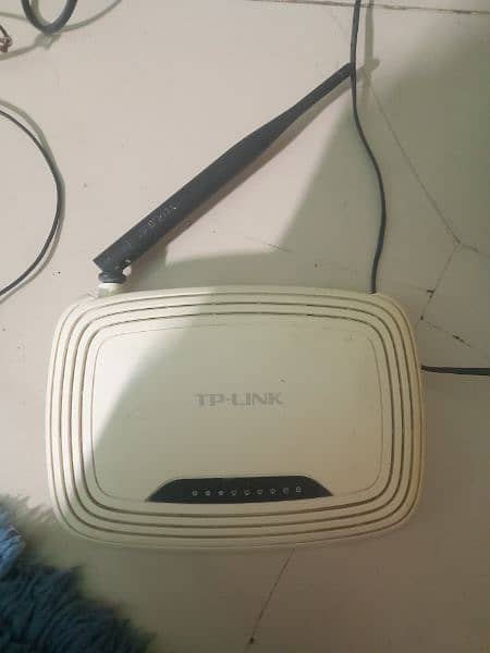 Wifi Wirless Router on no charger 8