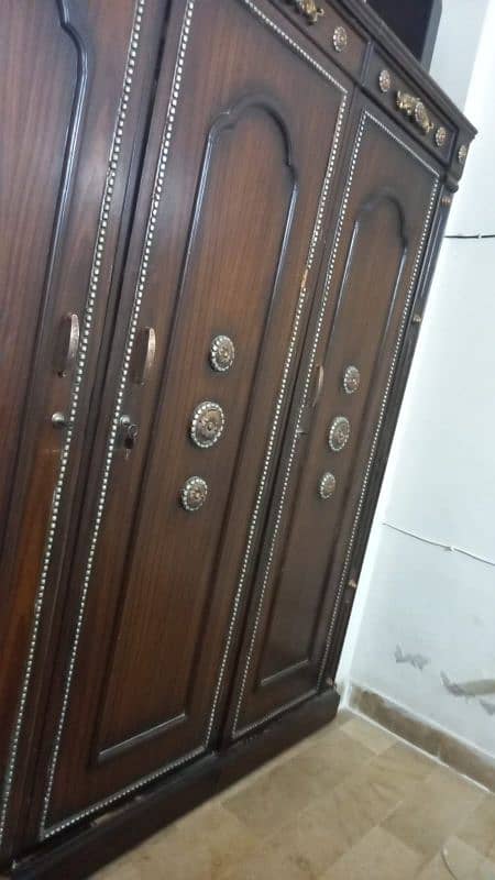 bedroom set along with dressing table divider 4 door almari side cornr 5