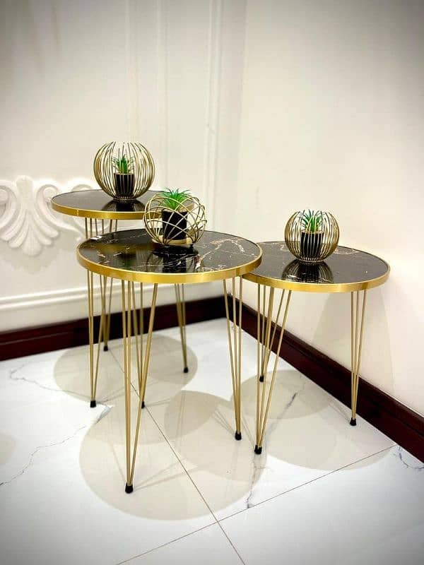 showpieces and home decor coffee table 4