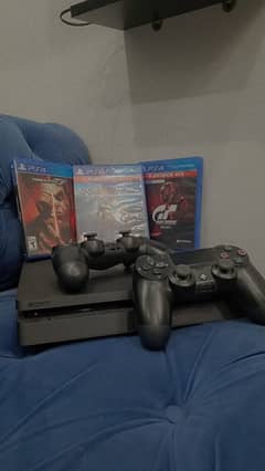 PS4 with 2 controllers