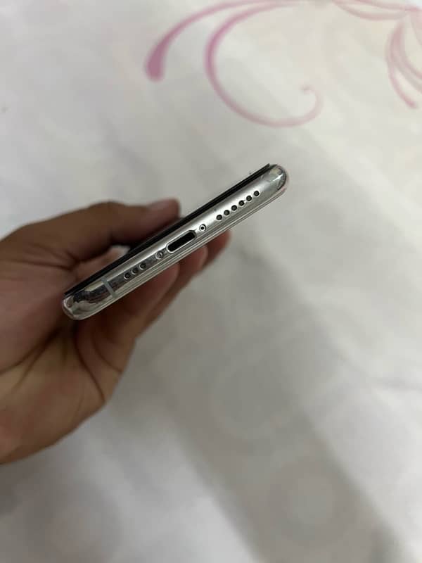 IPHONE 11 Pro (PTA APPROVED) 1