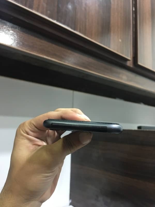 iPhone 11 128GB FU 4