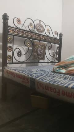 mattress saat nahe hai only bed