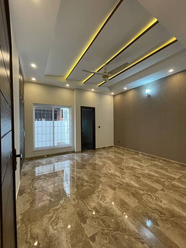 10 Marla Brand New House Is Available On 3 Year Installments In Bahria Town Lahore 18