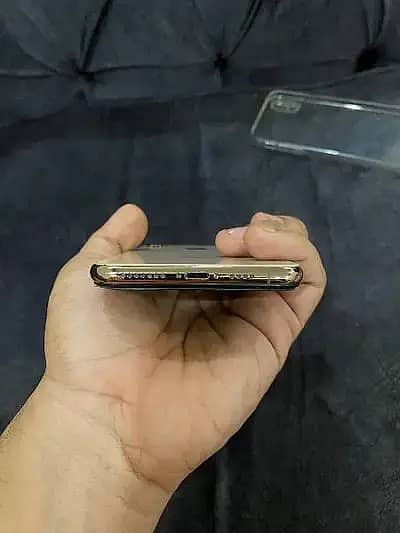 Xs max 64gb pta approved in mint condition 2