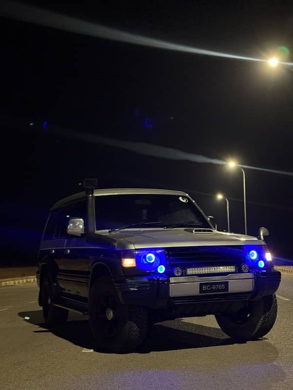 Mitsubishi Pajero 1993 2