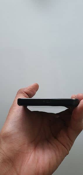 Xiaomi Realme A3 4/128 black 4