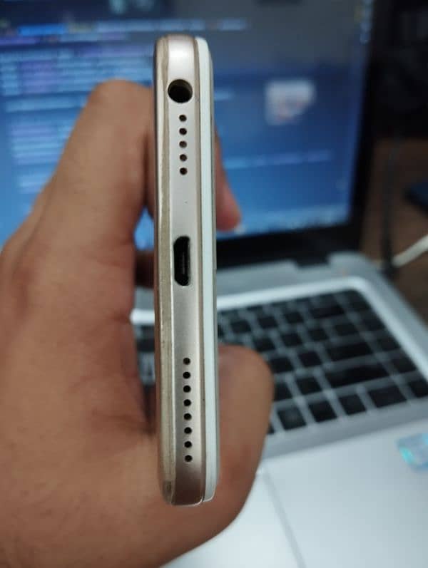 Oppo F1s 3