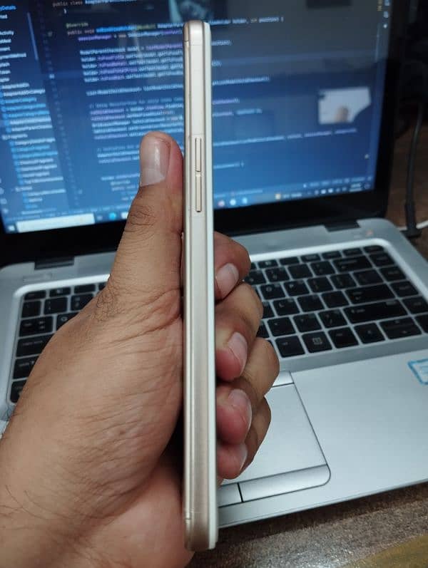 Oppo F1s 6