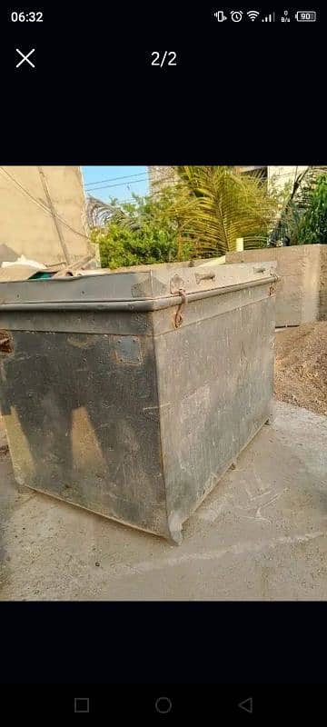 Trunk for sale in good condition 1