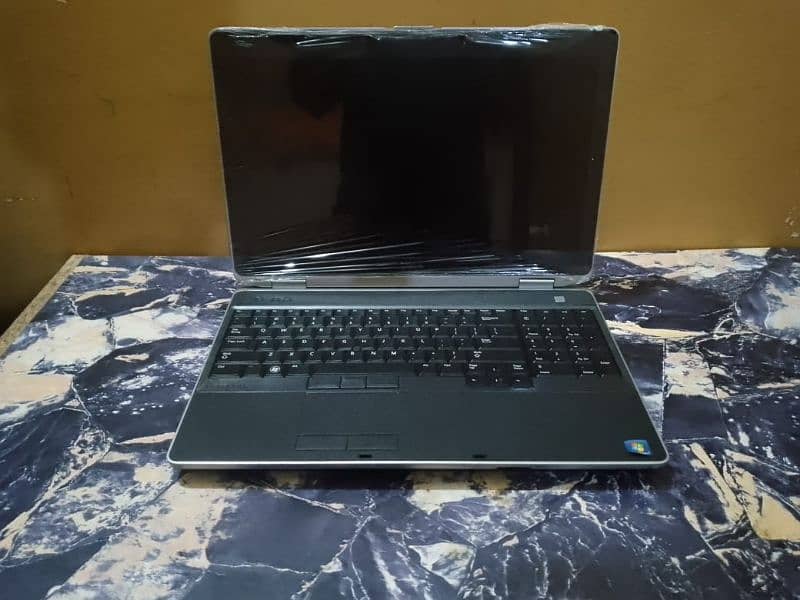 Dell Latitude E6530 1