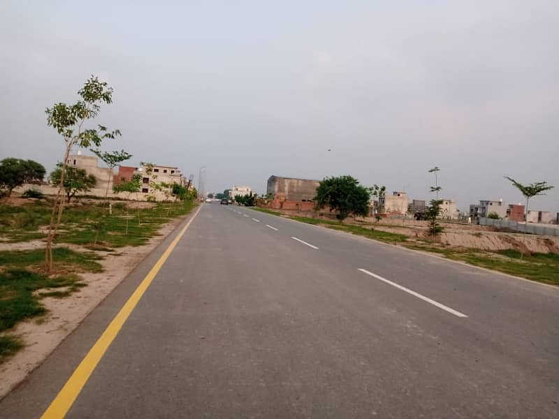 10 Marla Plot For Sale In Tulip Extention Block Park View City Lahore 1