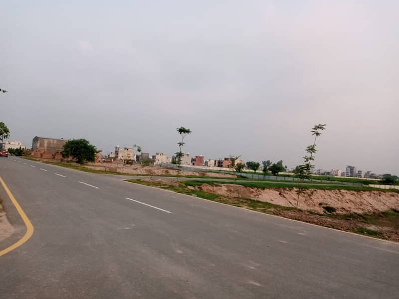 10 Marla Plot For Sale In Tulip Extention Block Park View City Lahore 3