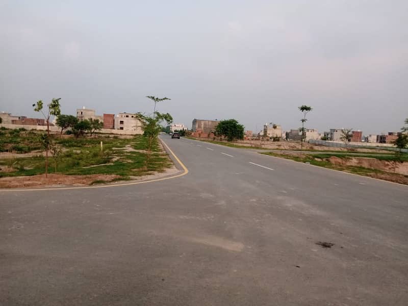 10 Marla Plot For Sale In Tulip Extention Block Park View City Lahore 4