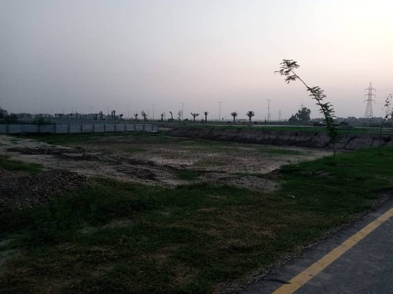 10 Marla Plot For Sale In Tulip Extention Block Park View City Lahore 7