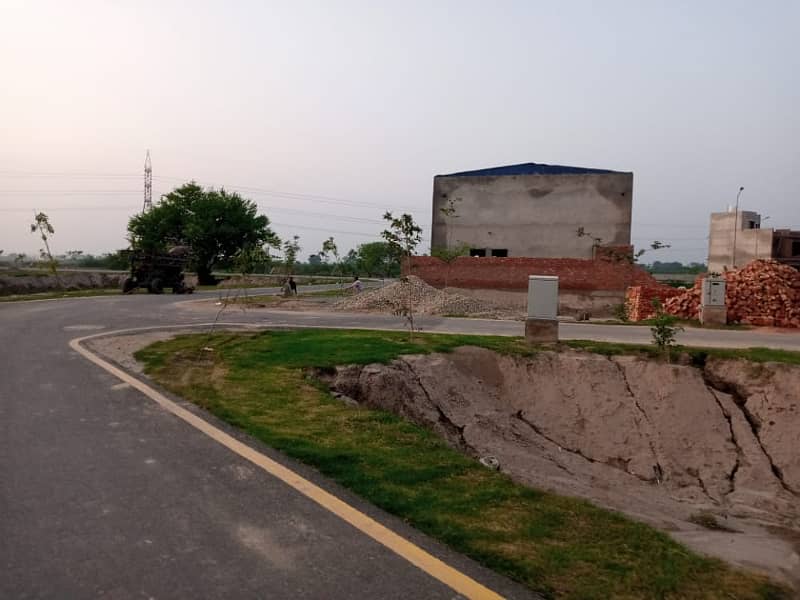 10 Marla Plot For Sale In Tulip Extention Block Park View City Lahore 8