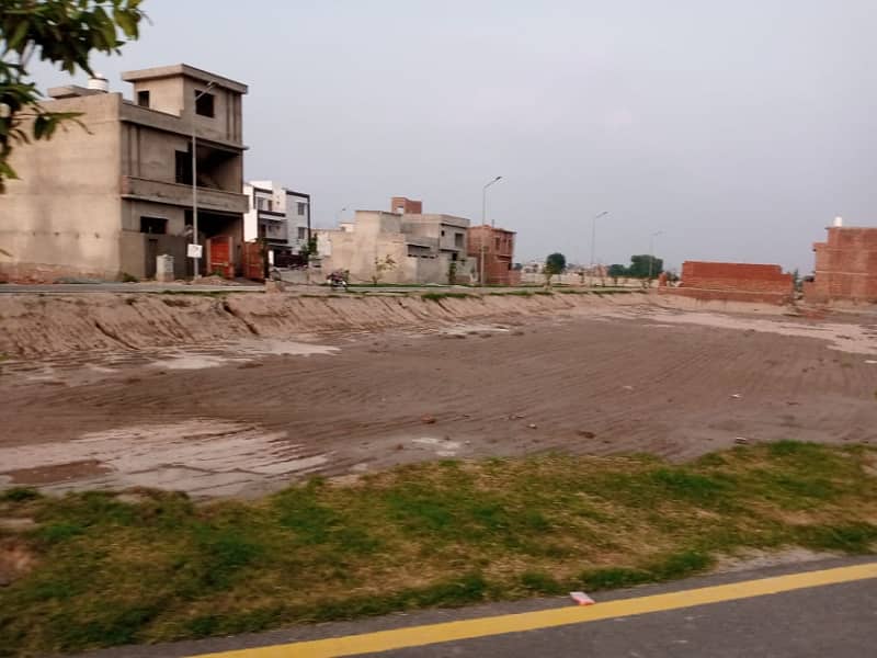 10 Marla Plot For Sale In Tulip Extention Block Park View City Lahore 16