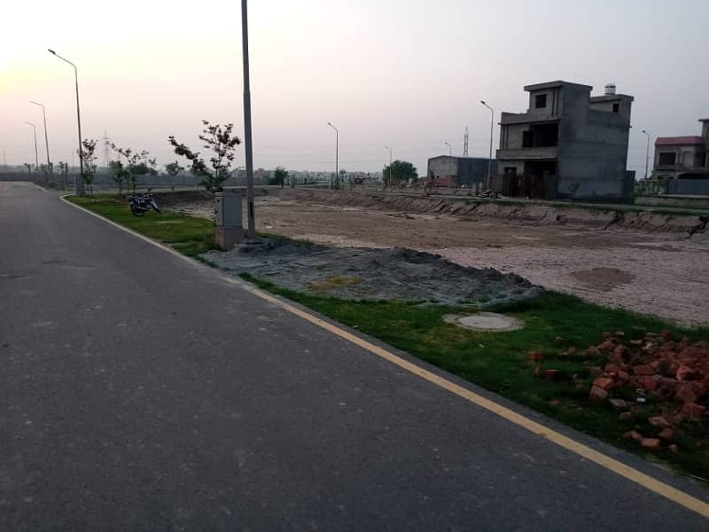 10 Marla Plot For Sale In Tulip Extention Block Park View City Lahore 19