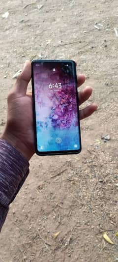 SAMSUNG S10 8.128. GB Jinko Samsung ka pta ho wahe rabta  kren