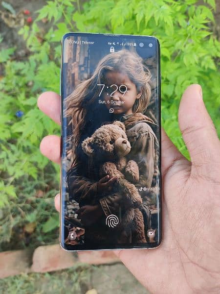 Samsung S10 plus for sale 6