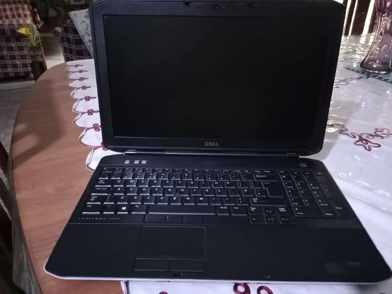 Dell Latitude e5520 core i5 2nd gen, metal body, numpad 1