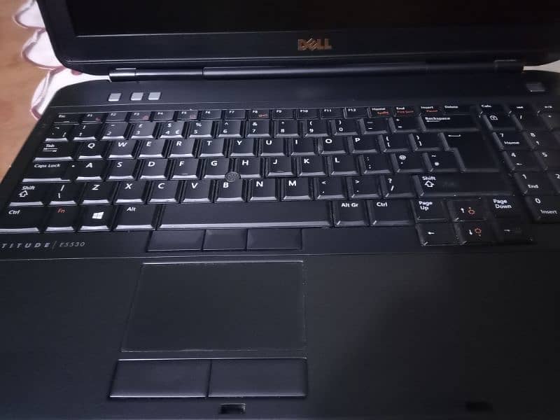 Dell Latitude e5520 core i5 2nd gen, metal body, numpad 7