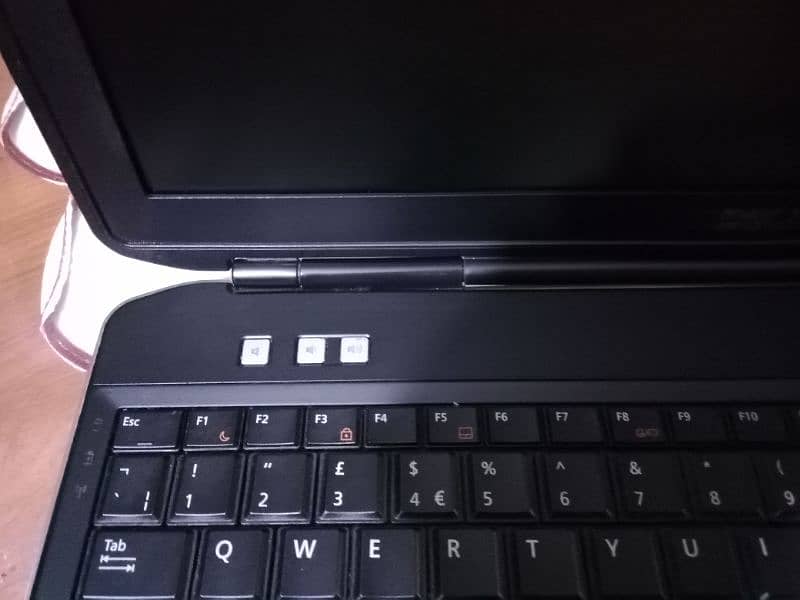 Dell Latitude e5520 core i5 2nd gen, metal body, numpad 9