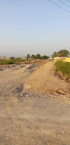 I-12/4 Plot available size 35x50 for sale deal to owner