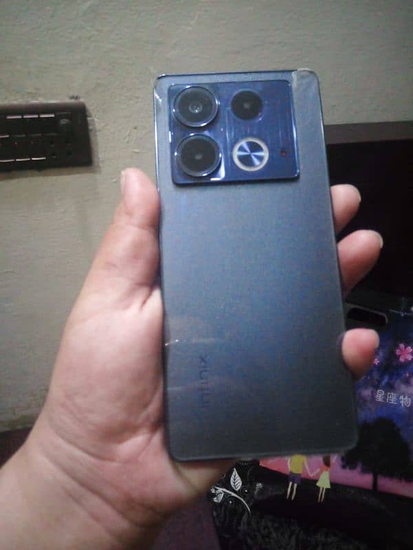 Infinix note 40 8/256 7