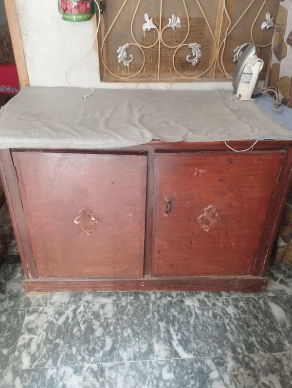 Iron stand and tables for sale 1