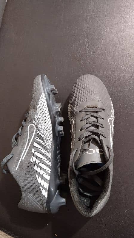 Football shoes (Studs) 0