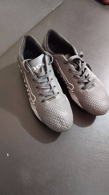 Football shoes (Studs) 2