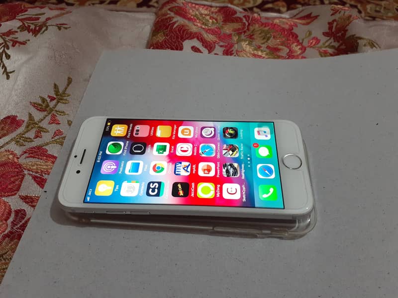 iPhone 6 , 64 GB , PTA  approved , Finger working,Screen Orignal 9