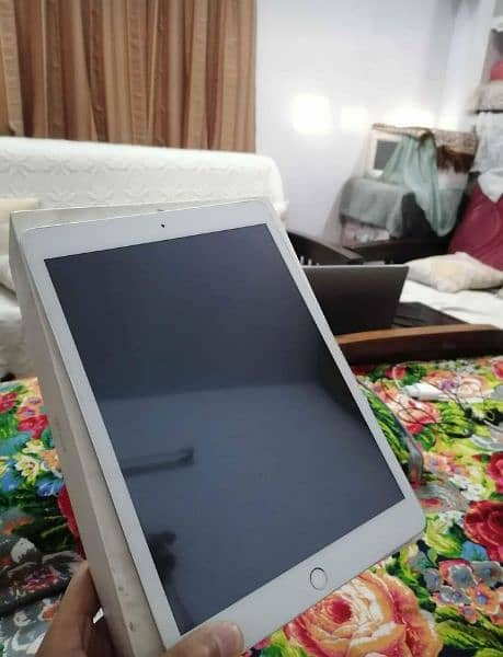 iPad Mini 5 new condition 4