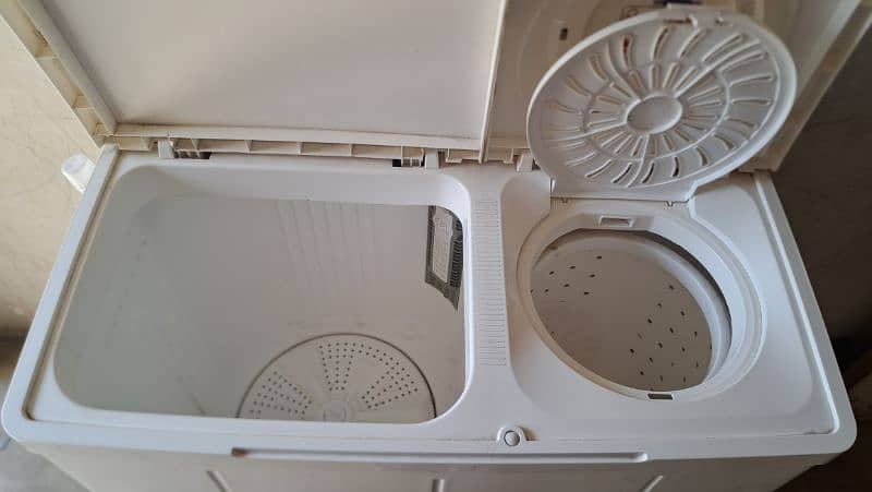 Washing Machine G. F. C twin tub 4