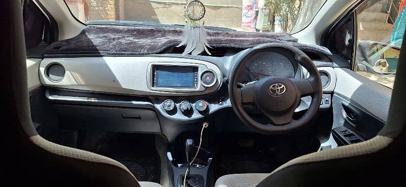 Toyota Vitz 2011 4