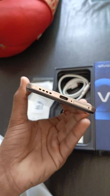 Vivo V23e 8/128GB with full box 3