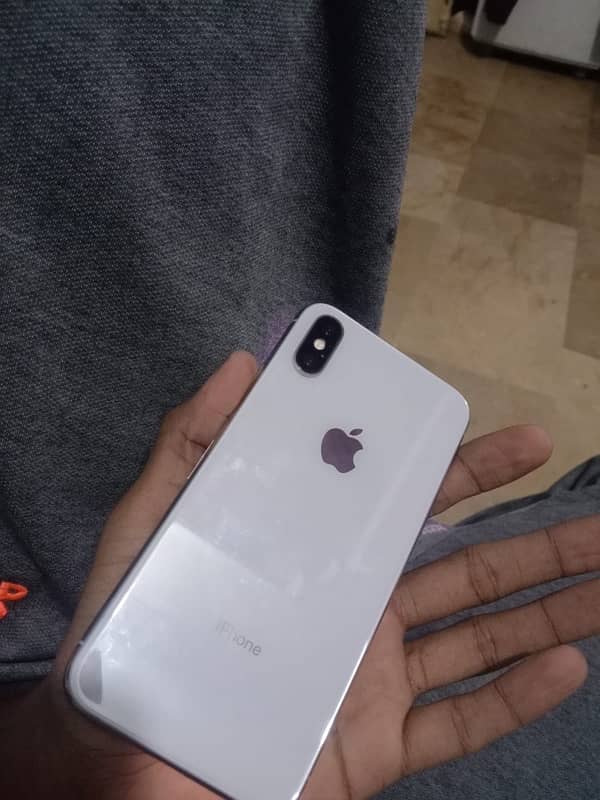 iPhone xs 1