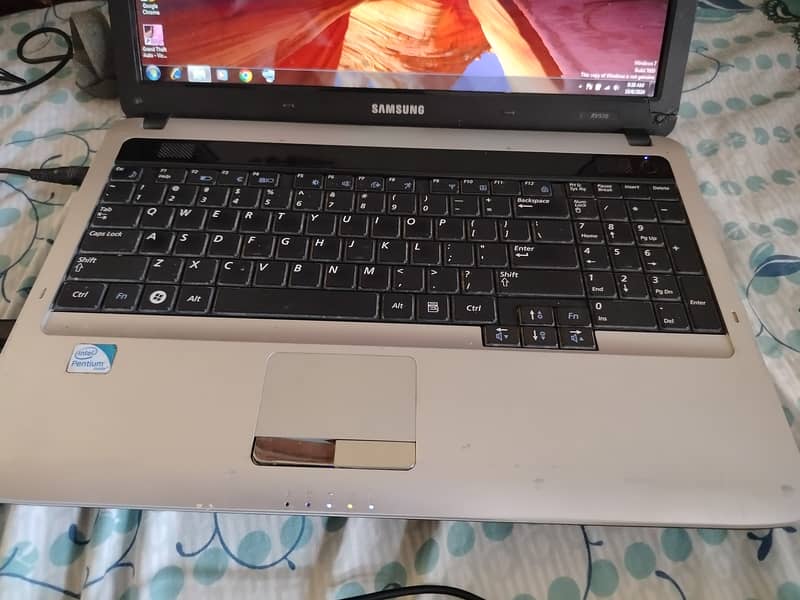 Samsung laptop 4 gb 278 gb 16 inches 0