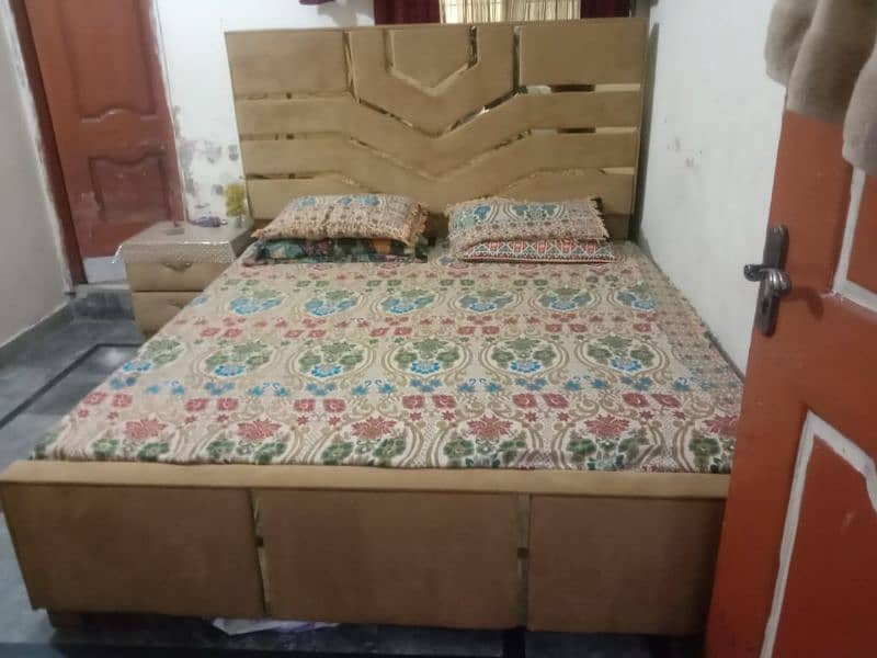 dubal bed plus side table new condition 1