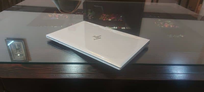 Hp EliteBook 840 G7
. i5 10th Generation 2