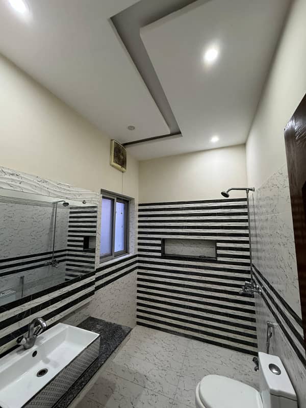 5 marls house for sale in paragon city lahore 4