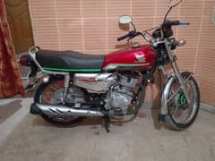 Honda 125 special addition all most New condition sirf 3500 chala ha.