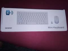 2.4 GHz mini keyboard and mouse 0