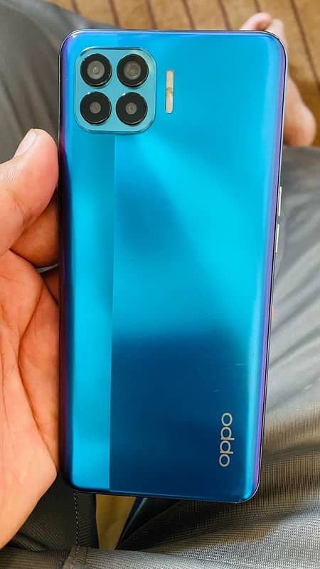 Oppo F17 Pro display finger 3