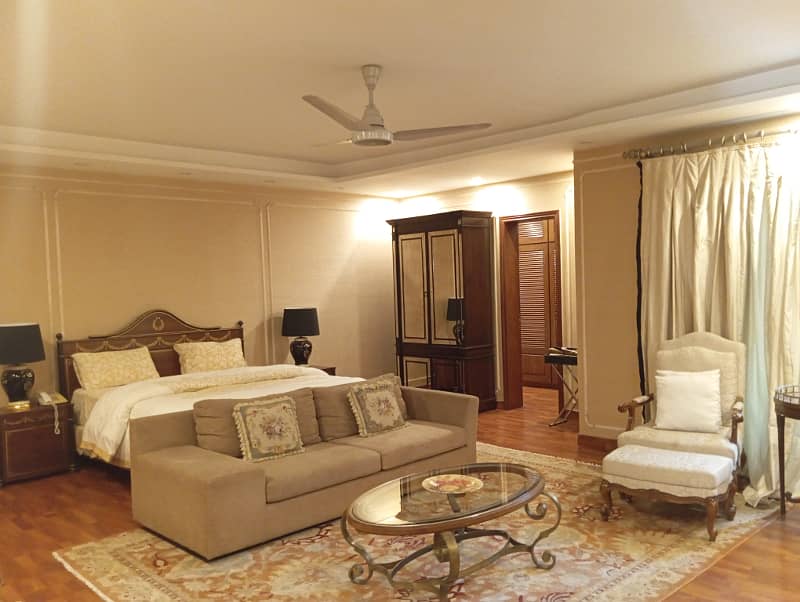 CANTT,EXECUTIVE LUXURY APARTMENTS AND FURNISHED LUXURY HOUSE FOR RENT GULBERG GARDEN TOWN SHADMAN GOR LAHORE 5