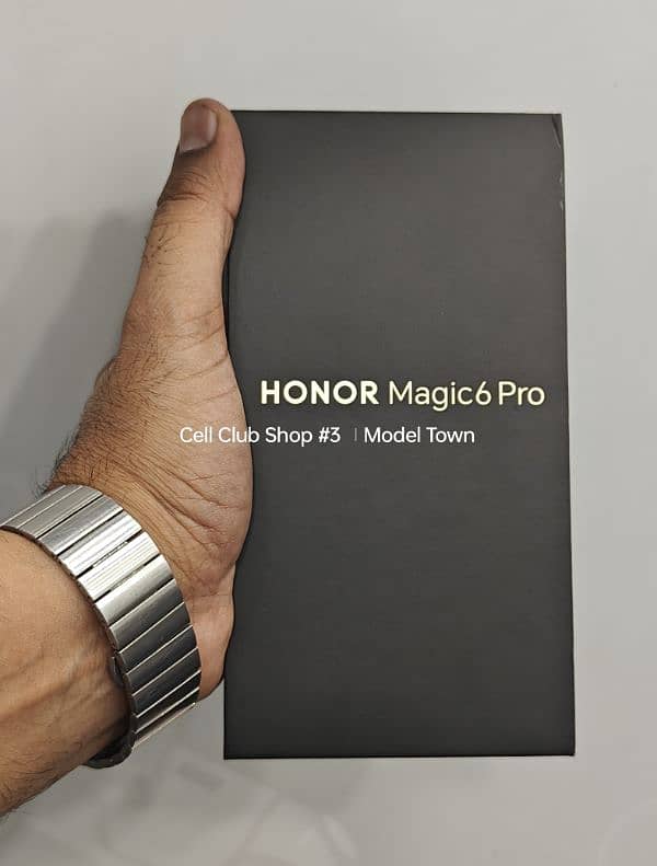 Honor Magic 6 Pro With PU Bracket Case 6