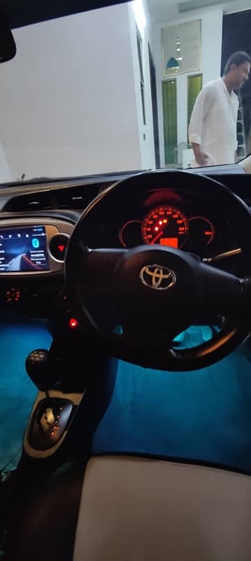 Toyota Vitz 2013 12